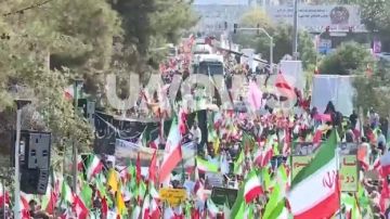 40 ألف مواطن يشاركون في المرحلة الثانية من مناورات فدائيو إيران .. حسن زاده: الشعب الإيراني وقف صفا واحدا في مواجهة أعدائه 40 ألف مواطن يشاركون في المرحلة الثانية من مناورات فدائيو إيران .. حسن زاده: الشعب الإيراني وقف صفا واحدا في مواجهة أعدائه