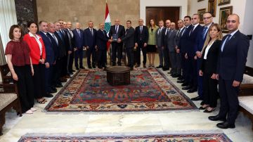 عون تسلم التقرير السنوي عن أعمال المديرية العامة لعام 2025 عون تسلم التقرير السنوي عن أعمال المديرية العامة لعام 2025