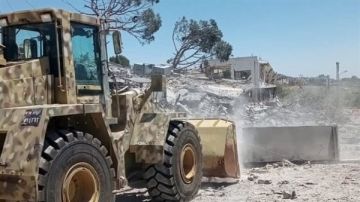 الجيش اللبناني يفتح طريقا بين بنت جبيل ومرجعيون استعدادا لموسم قطاف الزيتون الجيش اللبناني يفتح طريقا بين بنت جبيل ومرجعيون استعدادا لموسم قطاف الزيتون