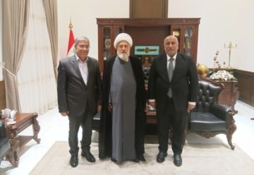 الخطيب التقى مراجع وعلماء دين في النجف وكربلاء وأطلعهم على الأوضاع في لبنان الخطيب التقى مراجع وعلماء دين في النجف وكربلاء وأطلعهم على الأوضاع في لبنان
