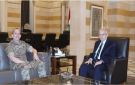 رئيس الحكومة اطلع من قائد الجيش على نتائج زيارتيه للأردن وإيطاليا وعرضا الوضع في الجنوب
