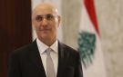 الحجار يضع إكليلا على النصب التذكاري الباكستاني