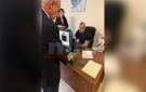 بالصورة: أول طلب جواز سفر بيومتري في السفارة بواشنطن