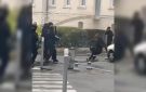 فيديو من أمام مدرسة: ألقى قنبلة في وجه طالب!