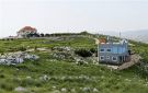 من بيوت جنوب لبنان الجميلة التي دمرتها الغارات في تلة الطهرة في كفرمان