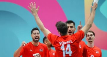 أول تعليق من سلوت بعد خسارة ليفربول بثلاثية أمام مانشستر سيتي