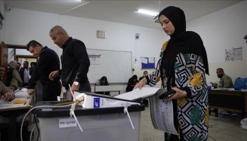 الجيش الإسرائيلي يبني جدارا اسمنتيا في عمق الأراضي اللبنانية (صور) الجيش الإسرائيلي يبني جدارا اسمنتيا في عمق الأراضي اللبنانية (صور)