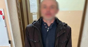 رحلة في يقطينة عملاقة.. أمريكي يقطع 95 كيلومترا في نهر كولومبيا! رحلة في يقطينة عملاقة.. أمريكي يقطع 95 كيلومترا في نهر كولومبيا!