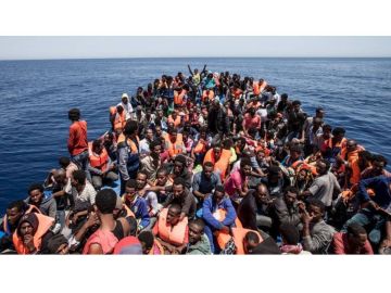 رحلة قوارب الموت تنتهي في اليونان.. الكشف عن تورط مصري في تهريب 31 مهاجرا انطلقوا من ليبيا