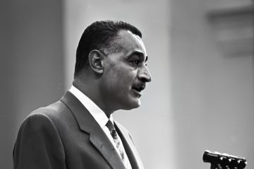 حملت لوما حادا للعرب.. الكشف عن محادثة صوتية بين عبدالناصر والقذافي تثير جدلا في مصر حملت لوما حادا للعرب.. الكشف عن محادثة صوتية بين عبدالناصر والقذافي تثير جدلا في مصر