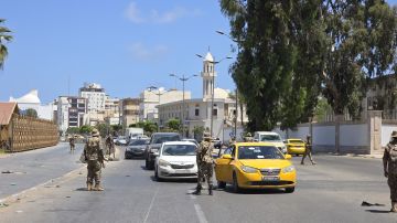 ليبيا.. بلدية طرابلس ترفض العنف وتدعو السلطات للاستجابة لصوت الشارع ليبيا.. بلدية طرابلس ترفض العنف وتدعو السلطات للاستجابة لصوت الشارع