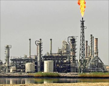 مصر تعلن عن كشف بترولي باحتياطي عملاق قرب الحدود مع ليبيا مصر تعلن عن كشف بترولي باحتياطي عملاق قرب الحدود مع ليبيا