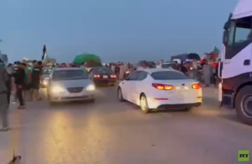 ليبيا.. قافلة كسر الحصار على غزة تتراجع من مشارف سرت وتتجه نحو بوقرين قرب مصراتة (فيديو) ليبيا.. قافلة كسر الحصار على غزة تتراجع من مشارف سرت وتتجه نحو بوقرين قرب مصراتة (فيديو)