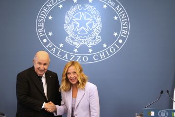 ميلوني: بحثت والرئيس تبون الوضع في ليبيا واستئناف عملية سياسية تتجاوز الانقسامات