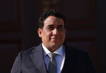 المنفي يشير إلى رفضه تفويض مجلسي النواب والدولة: آن الأوان لإعطاء الشعب الكلمة الفصل المنفي يشير إلى رفضه تفويض مجلسي النواب والدولة: آن الأوان لإعطاء الشعب الكلمة الفصل