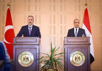 القاهرة وأنقرة تتعهدان بتكثيف الجهود المشتركة لدعم وحدة ليبيا واستقرارها القاهرة وأنقرة تتعهدان بتكثيف الجهود المشتركة لدعم وحدة ليبيا واستقرارها