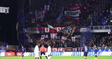 سلوت يوضح موقف محمد صلاح من الجلوس على دكة بدلاء ليفربول بشكل حاسم