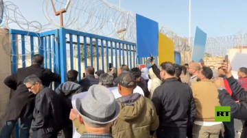 محتجون أمام مقر بعثة الأمم المتحدة في طرابلس يطالبون بانتخابات عاجلة