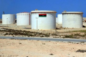 انخفاض إنتاج النفط في ليبيا جراء إغلاق خط أنابيب انخفاض إنتاج النفط في ليبيا جراء إغلاق خط أنابيب