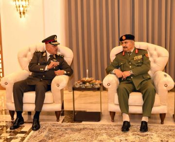 رئيس الأركان المصري يزور ليبيا ويلتقي خليفة وصدام وخالد حفتر