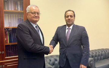 نائب وزير الخارجية الروسي يبحث مع مستشار المنفي التطورات في ليبيا ويستلم رسالة إلى الرئيس بوتين نائب وزير الخارجية الروسي يبحث مع مستشار المنفي التطورات في ليبيا ويستلم رسالة إلى الرئيس بوتين