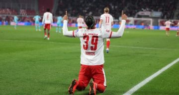 ناد سعودي يتحرك لضم محمد صلاح بعد أنباء ضم هيوز من ليفربول