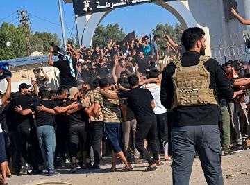 ليبيا.. لجنة الدفاع في البرلمان تطالب بالتحقيق في استقدام عناصر أجنبية إلى البلاد ليبيا.. لجنة الدفاع في البرلمان تطالب بالتحقيق في استقدام عناصر أجنبية إلى البلاد