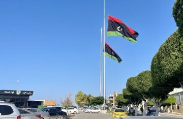 ليبيا.. القوة المكلفة بحماية مقر حكومة الوحدة الوطنية تفض وقفة للأطباء بالقوة ليبيا.. القوة المكلفة بحماية مقر حكومة الوحدة الوطنية تفض وقفة للأطباء بالقوة