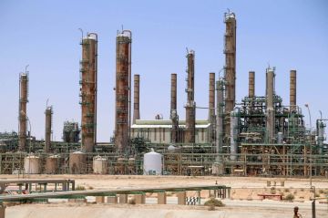 مؤسسة النفط الليبية: إغلاق مصفاة الزاوية وخط الشرارة يهدد بتعطيل الإمدادات وإعلان القوة القاهرة مؤسسة النفط الليبية: إغلاق مصفاة الزاوية وخط الشرارة يهدد بتعطيل الإمدادات وإعلان القوة القاهرة