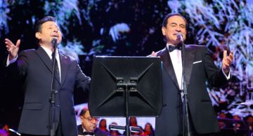 صور - محمد ثروت يشعل مسرح الأوبرا في احتفالية نصر أكتوبر بمشاركة محمد الحلو وهاني شاكر