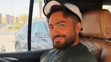 تامر حسني يتعرض لإصابة في ذراعه