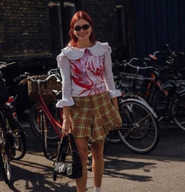 نصائح لارتداء التنورة المربعة بأسلوب مستوحى من شوارع الموضة نصائح لارتداء التنورة المربعة بأسلوب مستوحى من شوارع الموضة