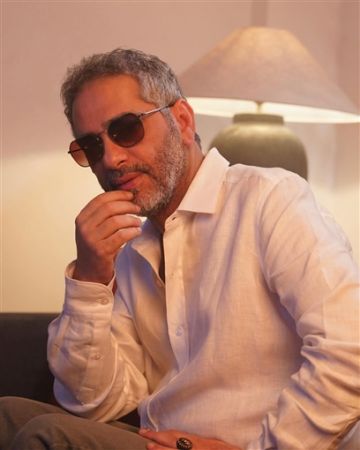 بعد تسليم نفسه ... تفاصيل التهم التي يواجهها فضل شاكر