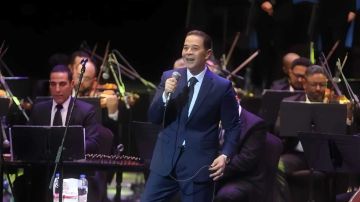 مدحت صالح يوثق بروفاته الأخيرة قبل حفل مهرجان الموسيقى العربية مدحت صالح يوثق بروفاته الأخيرة قبل حفل مهرجان الموسيقى العربية