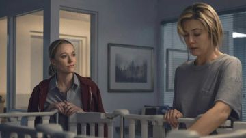 تقييم ومراجعة فيلم The Hand That Rocks The Cradle