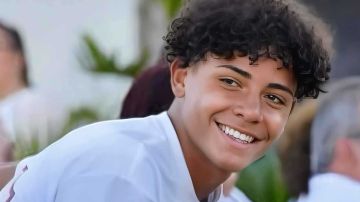 كريستيانو جونيور يثير تفاعل الجمهور بتناوله الكبسة في الرياض