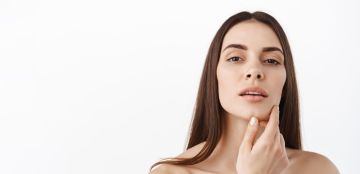 عرق السوس للبشرة: فوائد رائعة للتبييض والنضارة عرق السوس للبشرة: فوائد رائعة للتبييض والنضارة