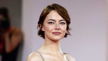 احلق شعرك أو ابق خارج القاعة.. شرط غريب لحضور فيلم Bugonia