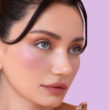 أضيفي البلاشر البنفسجي إلى لوكك الجمالي، واشكرينا لاحقا! أضيفي البلاشر البنفسجي إلى لوكك الجمالي، واشكرينا لاحقا!