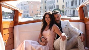 نجما المشبوه يسرقان الأضواء في البندقية نجما المشبوه يسرقان الأضواء في البندقية