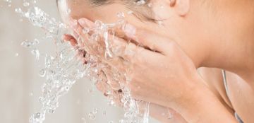 غسول للبشرة الحساسة: أهم مكوناته وكيفية استخدامه!