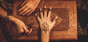 تعرفي على أجمل عبارات ليلة حناء العروس