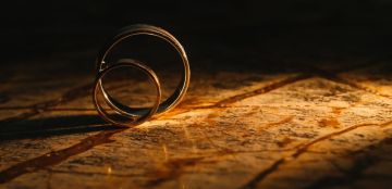 تفسير حلم خواتم الذهب في المنام هل تحمل أخبارا جيدة؟