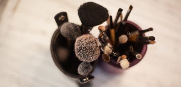 ما هي انواع فرش المكياج؟ وهل من الضروري اقتنائها؟