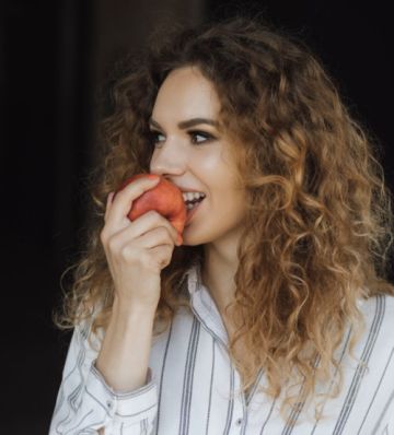 ستتناولين التفاح يوميا بعد التعرف على فوائده المدهشة