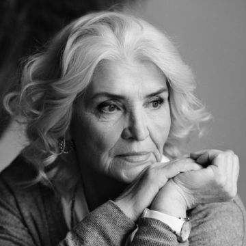 ما وراء باب جارتنا...