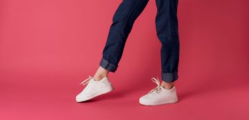 كل ما تودين معرفته عن تفسير حلم الحذاء الأبيض للمتزوجة