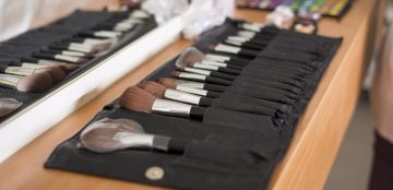 تعرفي على فرش المكياج واستخداماتها المتعددة