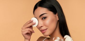 ما اهمية تنظيف البشرة في المنزل بشكل دوري ومستمر؟