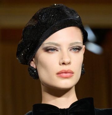 حيل من أشهر خبراء المكياج لفتح العين المبطنة بخطوات سهلة